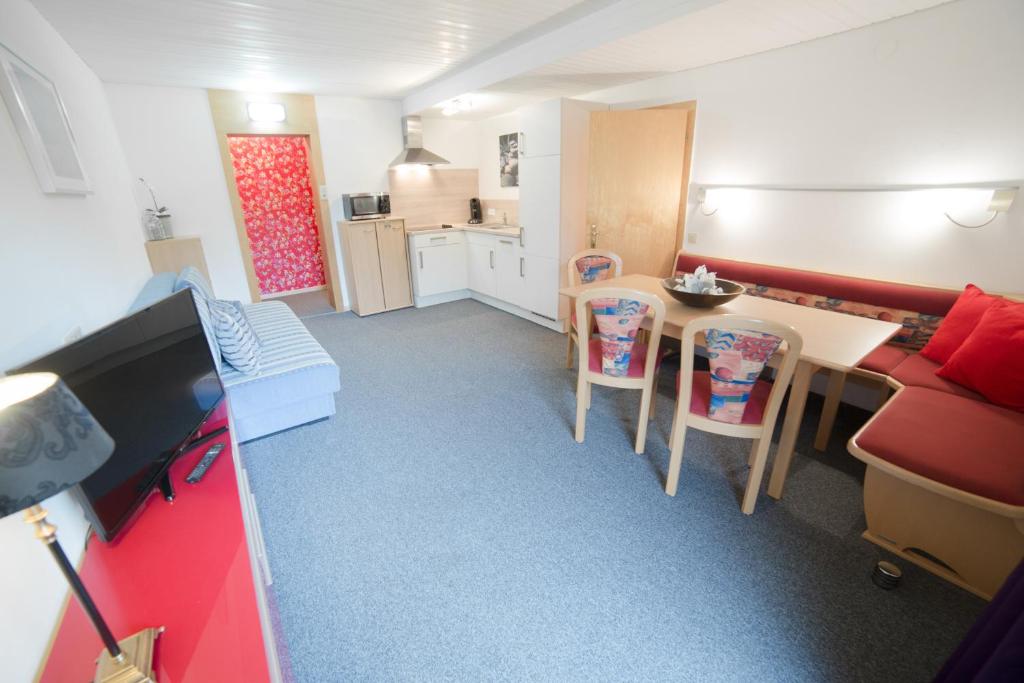 A kitchen or kitchenette at Pension Anni