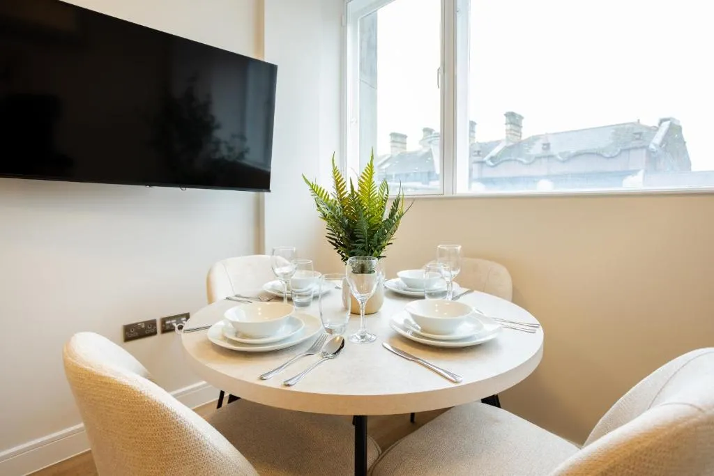 Stunning Apartments with Castle Views - Air Conditioning - Fast Wifi