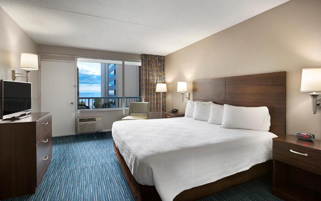 Breakers Resort Hotel - 