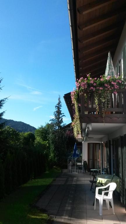 Nespecifikovaný výhled na hory nebo výhled na hory při pohledu z hotelu