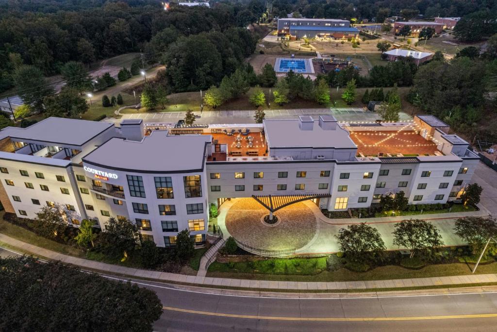 an overhead view of a building with a courtyard at Courtyard by Marriott Oxford in Oxford