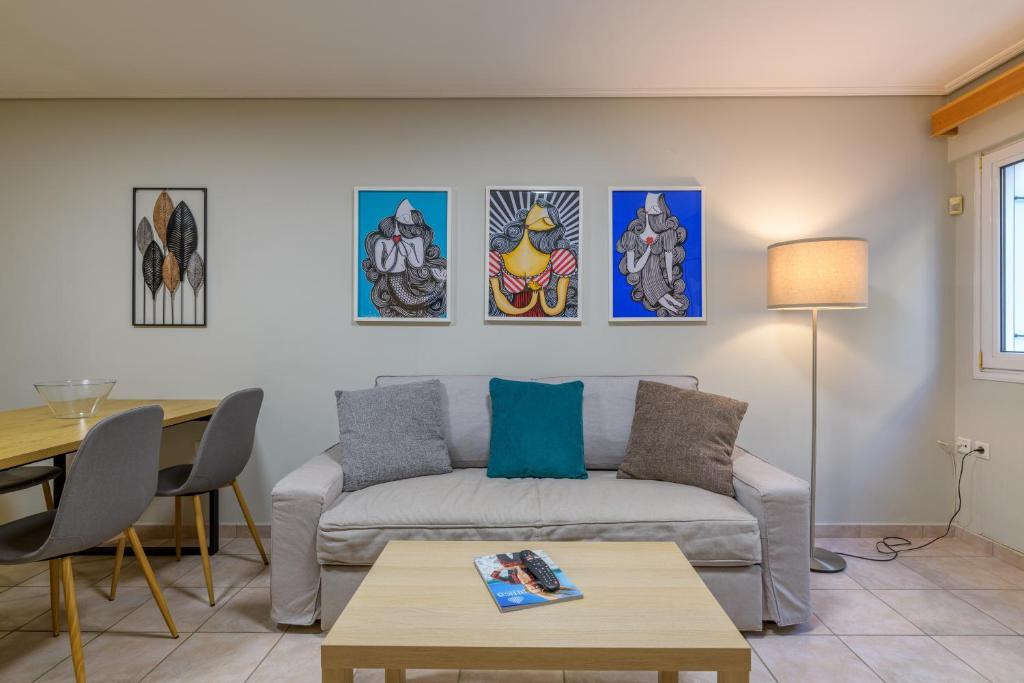 Two steps from Acropolis