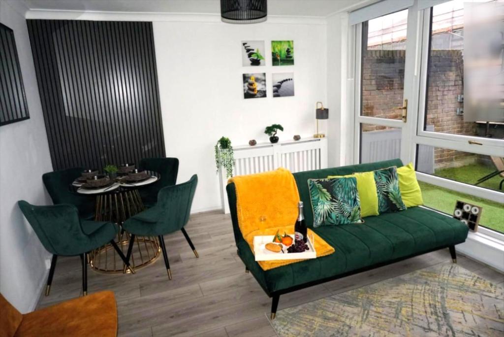 Peckham City Vibes 2BR with Wi-fi and Balcony