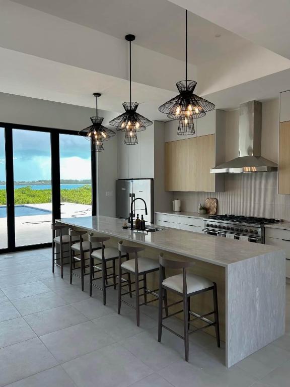 Sea Side Villa - Luxury Villa + Full Concierge! photo photo 6