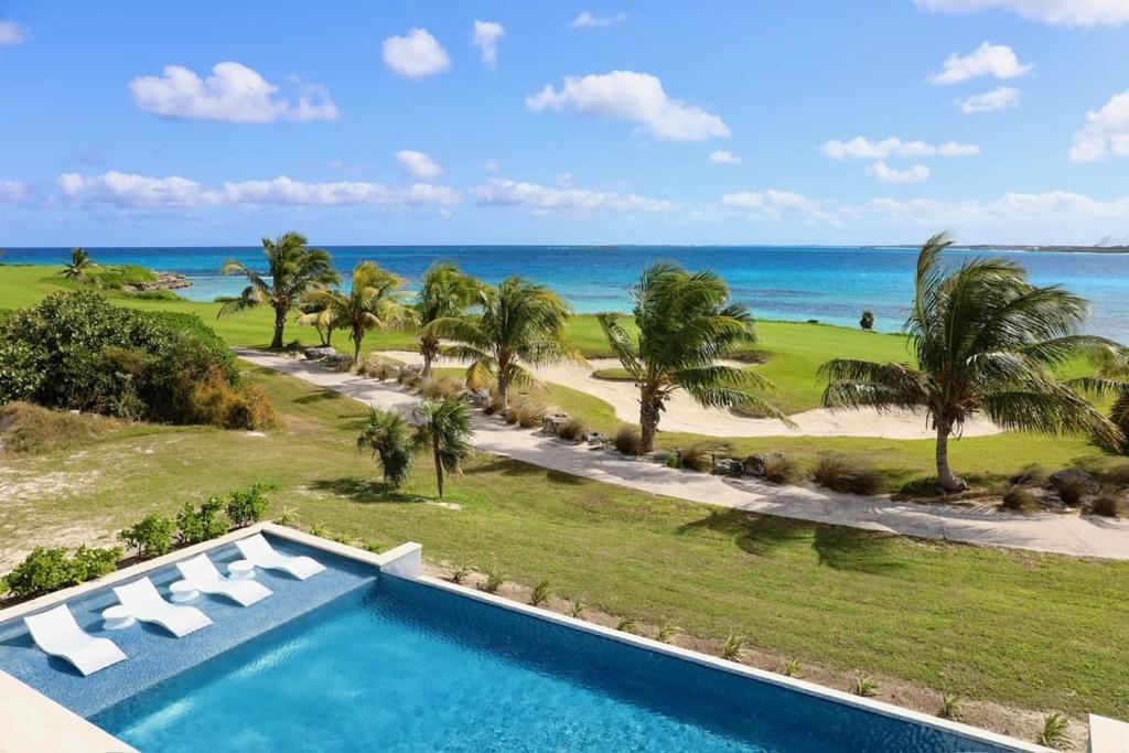 Sea Salt Villa - Luxury Villa + Full Concierge!