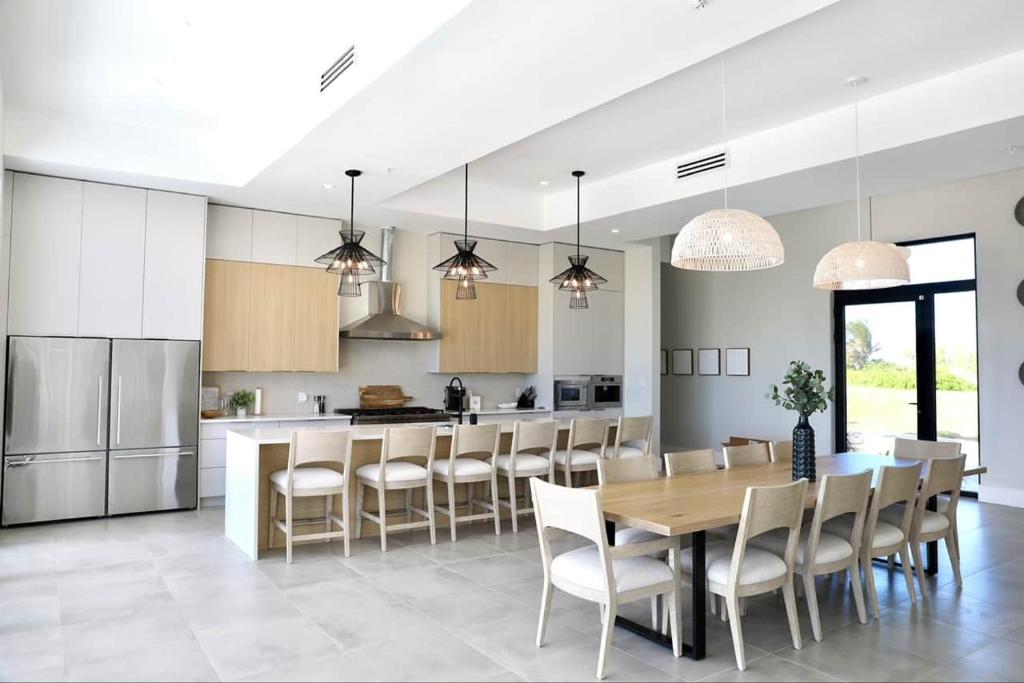 Sea Salt Villa - Luxury Villa + Full Concierge! photo photo 6