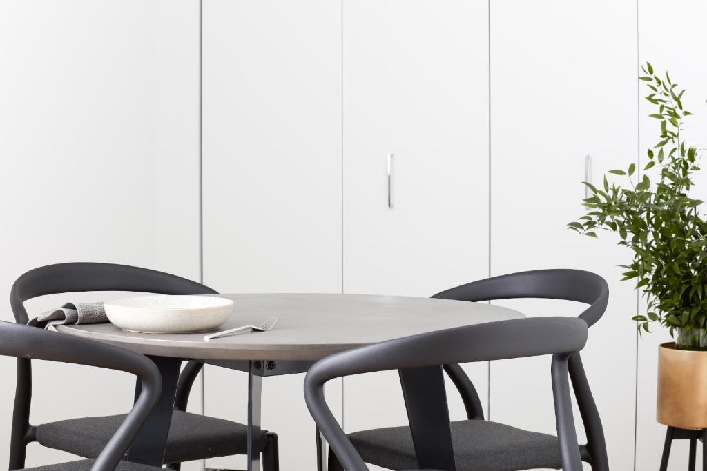 Mint House 70 Pine by Kasa photo