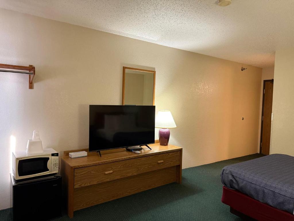 Cassville Four Seasons Inn & Suites - Queen Kamer - Toegang Voor Gehandicapten