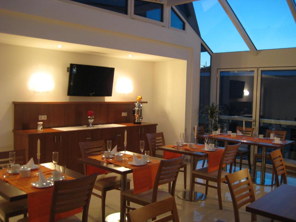 Televisyen dan/atau pusat hiburan di City-Hotel Mödling