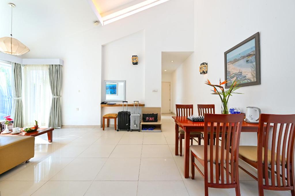 Biệt Thự 2 Phòng Ngủ Với Hồ Bơi Riêng