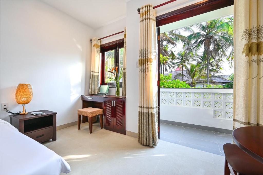Phòng Deluxe Giường Đôi Có Ban Công
