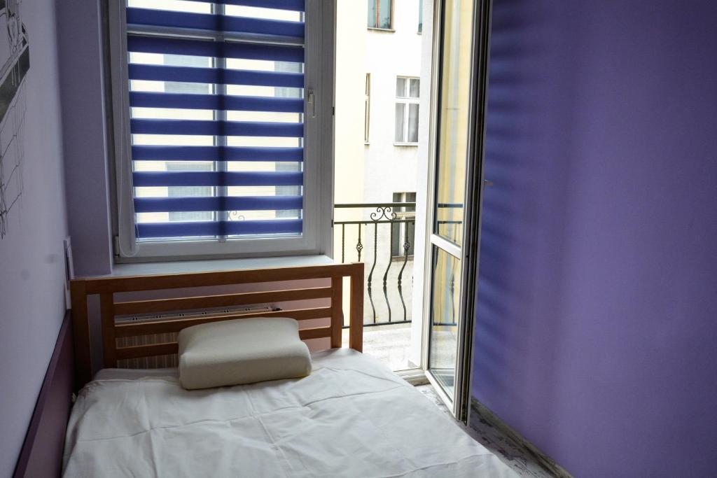 Posteľ alebo postele v izbe v ubytovaní Event Hostel - Opole