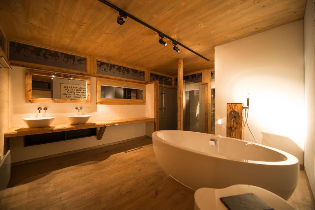 Les Mazots de la Source & Spa - Superior Chalet 1