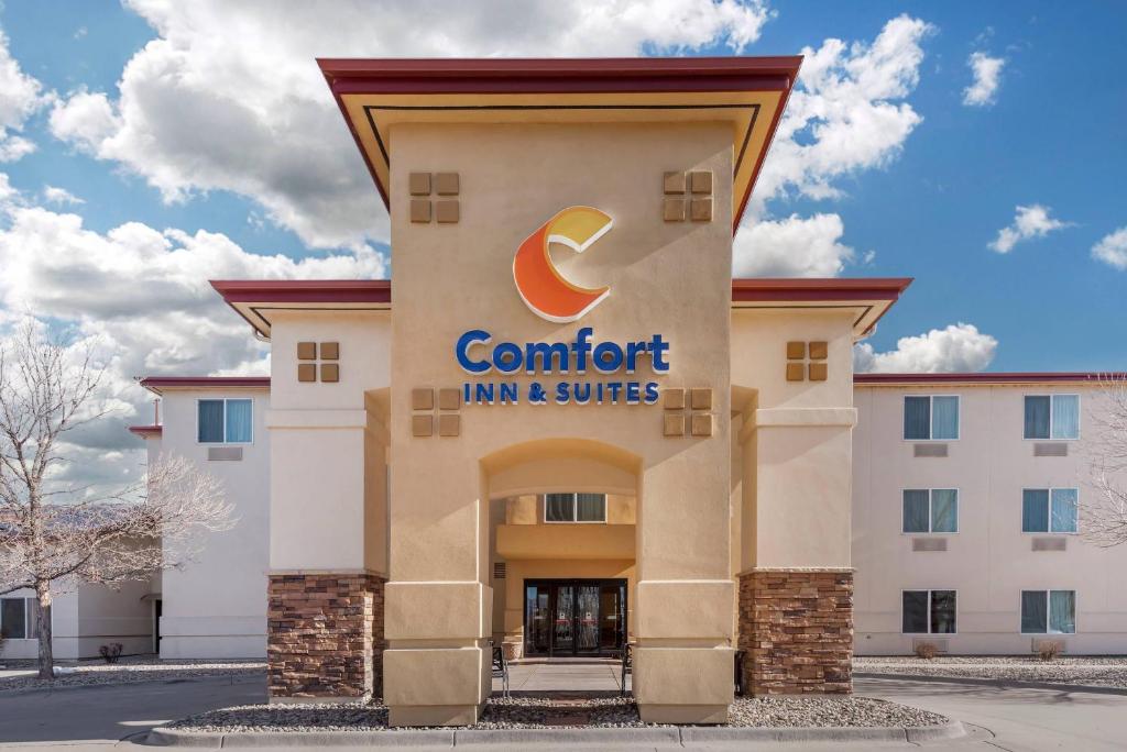Comfort Inn & Suites Rifle - Housity