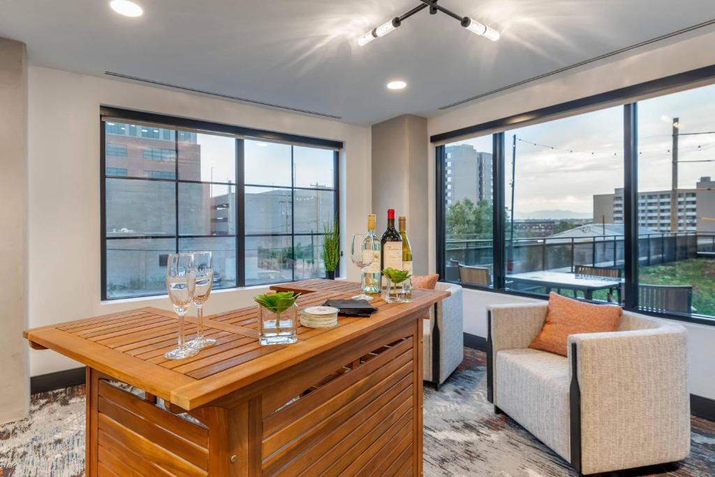 Cambria Hotel Denver Downtown RiNo photo