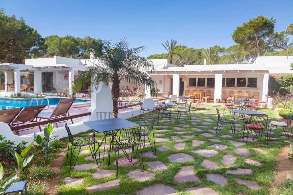 Bazén v ubytování Casbah Formentera Hotel & Restaurant nebo v jeho okolí