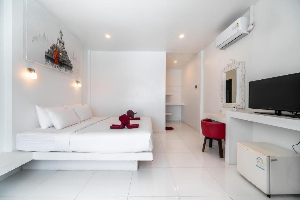 Crystal Bay Beach Resort - Double Room With Pool View