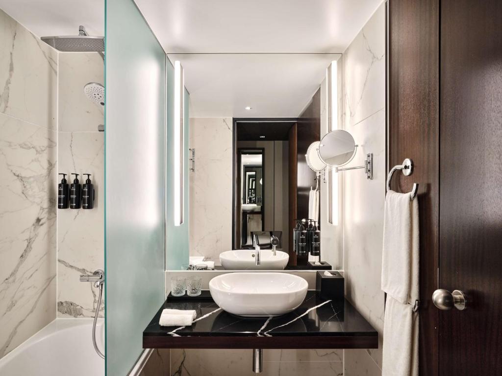 Radisson Collection Hotel, Berlin photo