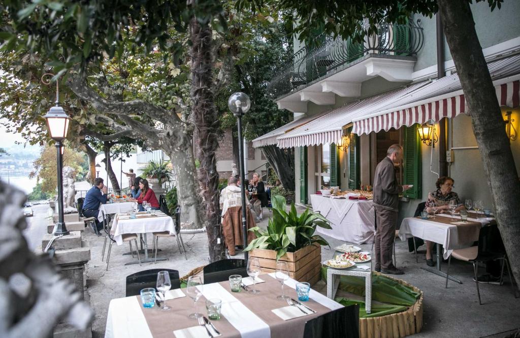 Restaurace v ubytování Hotel Firenze Lugano