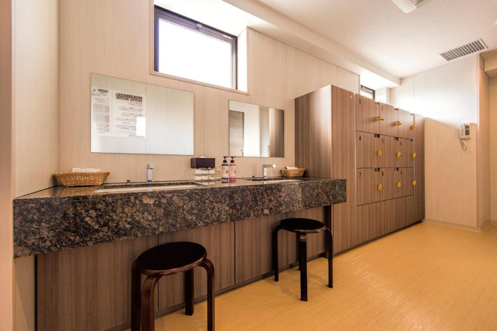 Kuchyň nebo kuchyňský kout v ubytování Super Hotel Totsuka Eki Higashiguchi