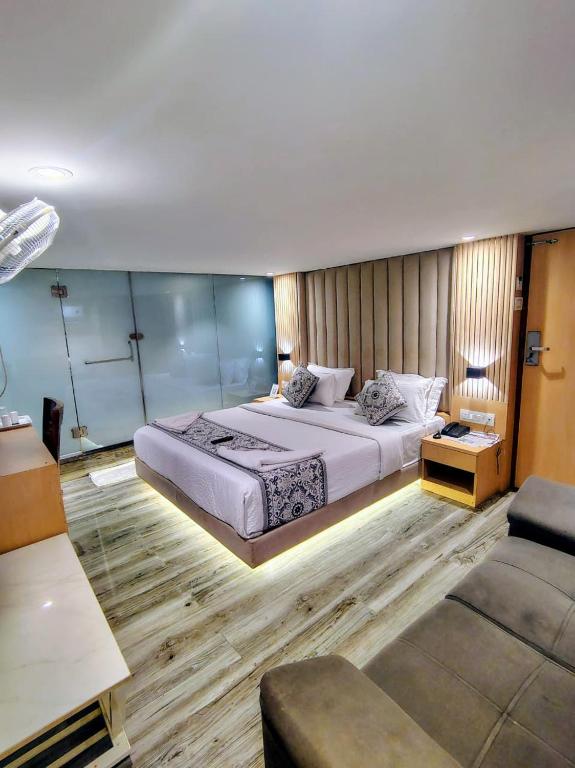 hotel Sunrise Residency International Airport در بمبئی