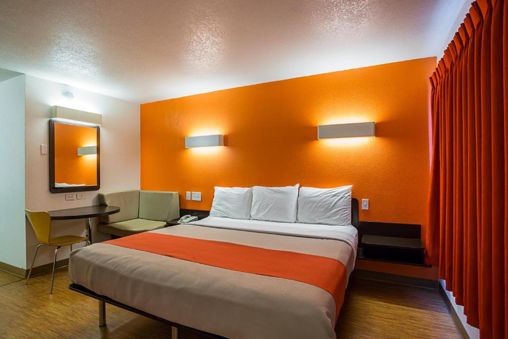 Postel nebo postele na pokoji v ubytování Motel 6-Wenatchee, WA