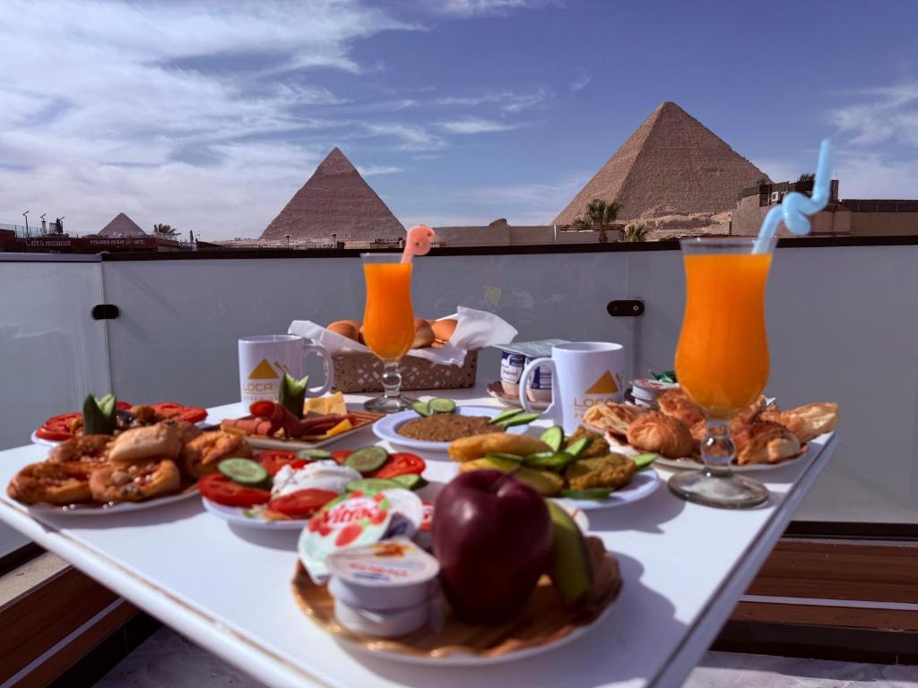 Locanda pyramids view