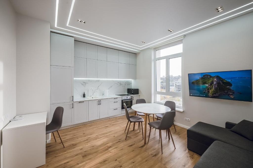 5-46 Zhemchuzhina 38, Zhylianska 68, Kyiv centre, fantastic city view, 15 kW backup power, Petrovdim Apartment photo 4