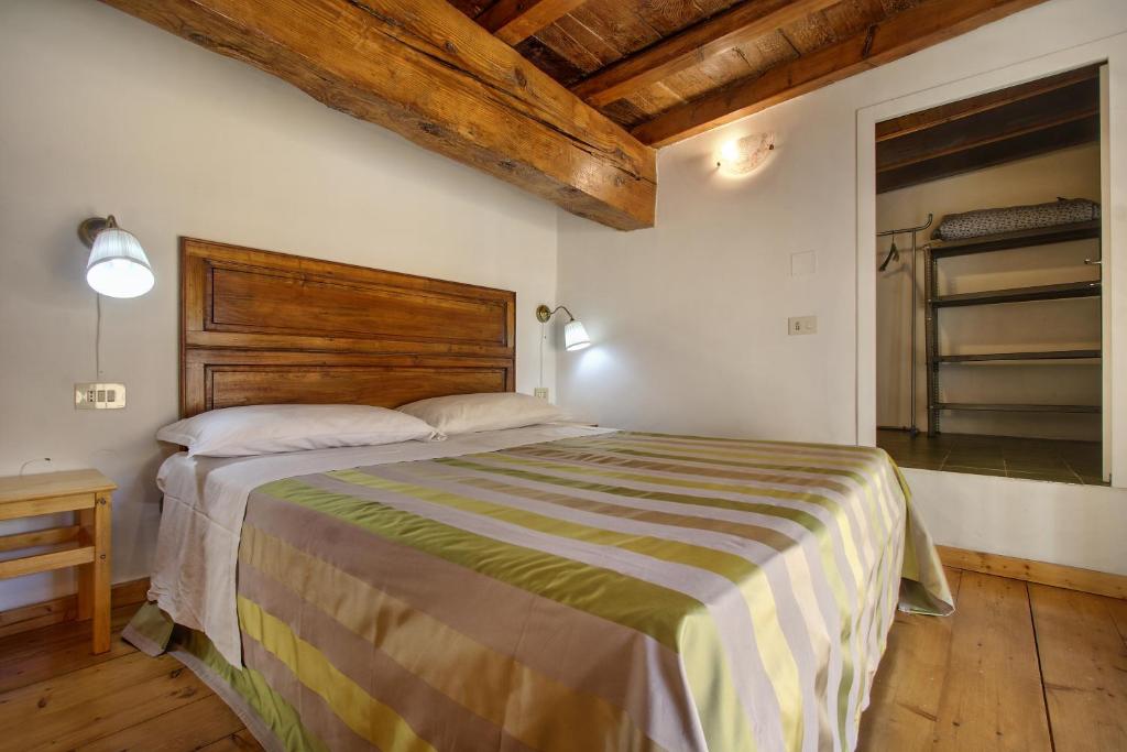 Piazza Goldoni Studio Apartment
