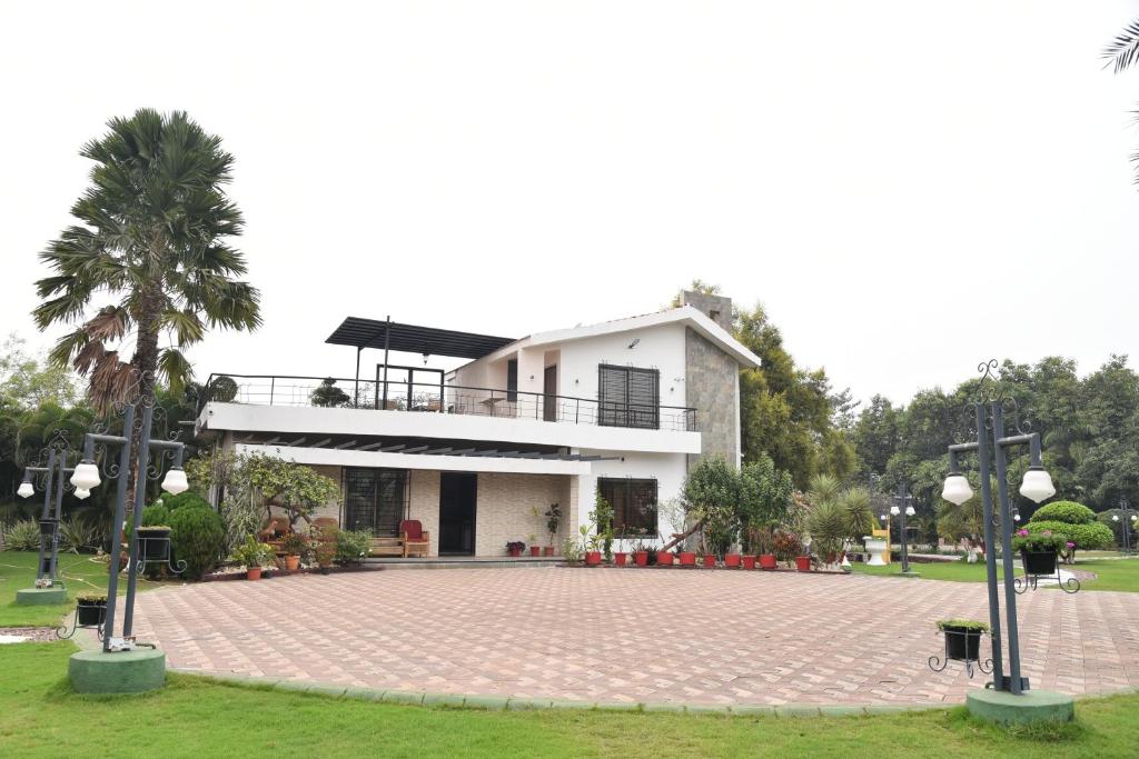 Gallery image of AD Farmhouse in Khapri