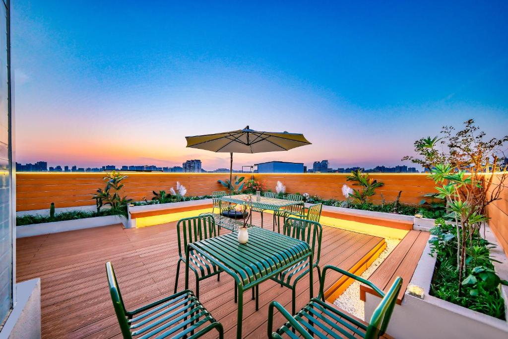 Sky Garden Osmanthus Hostel - Drum & Bell City Center