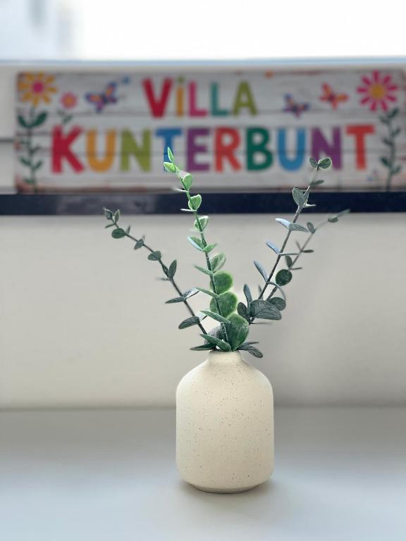 Villa Kunterbunt - Housity
