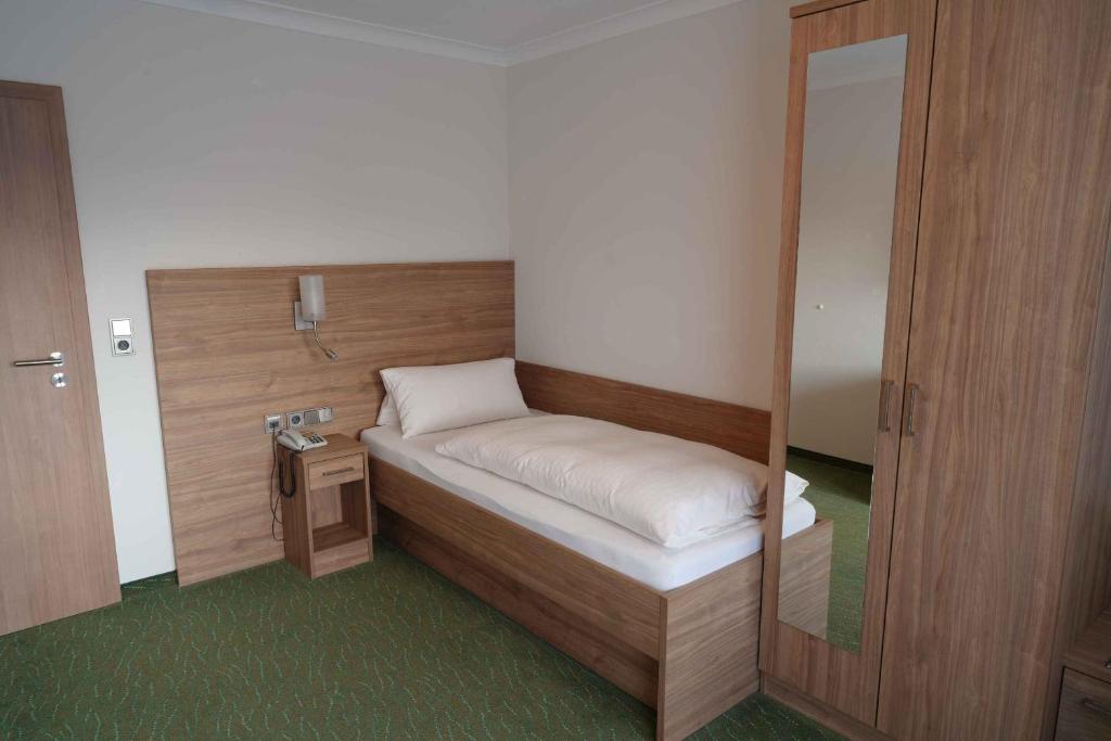 Gasthof Pension Müller - Single Room With Balcony