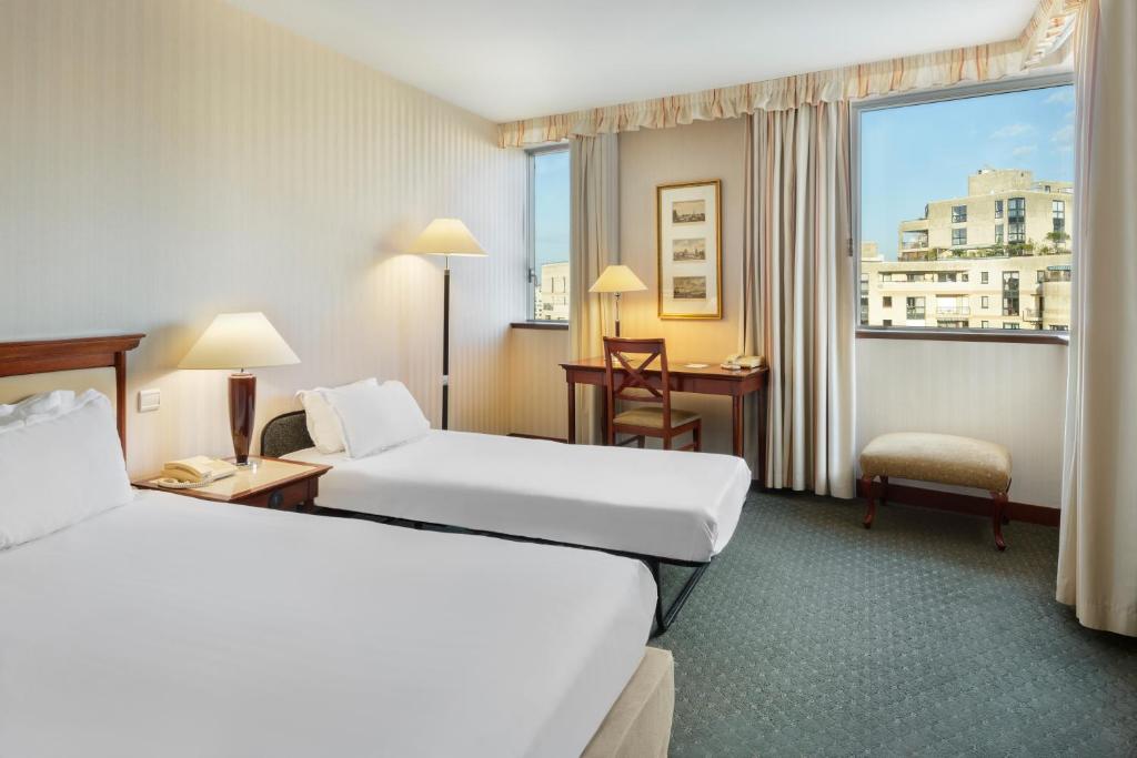 Occidental Paris Levallois - Deluxe Tweepersoonskamer Met Extra Bed