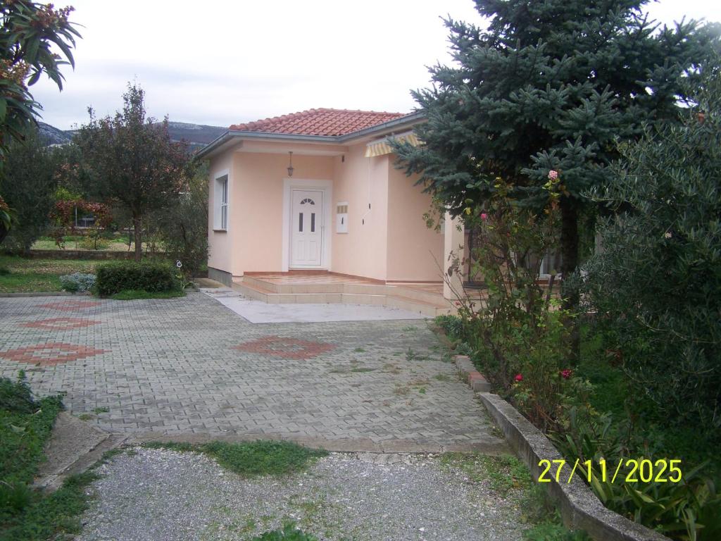 Kuća za odmor BILE Kaštel Štafilić