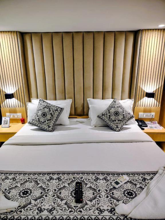 فضای داخلی hotel Sunrise Residency International Airport در بمبئی - تصویر ۳