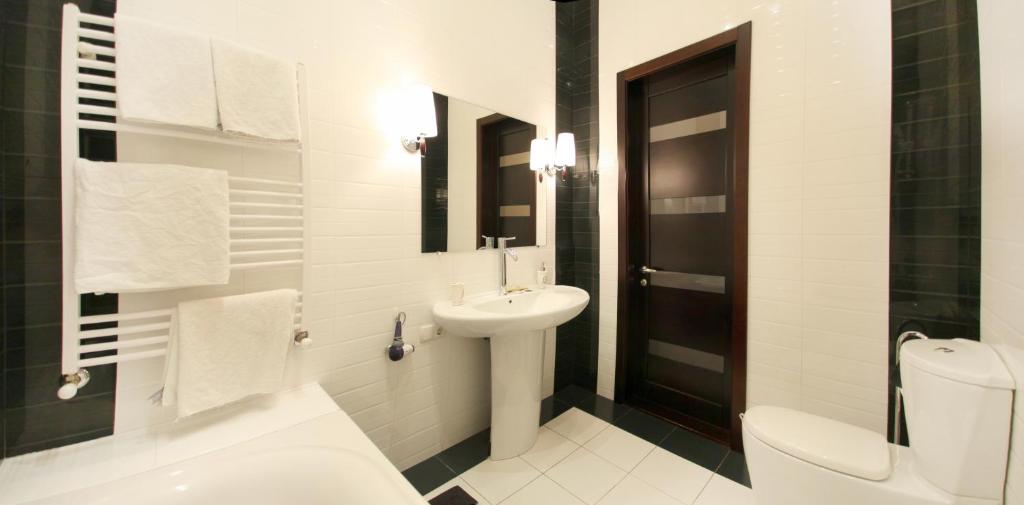 Koupelna v ubytování Ekaterina Hotel
