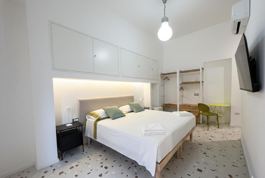 B&B Un Passo Dal Treno Piazza Vittorio Veneto 36-Salerno Station - 16