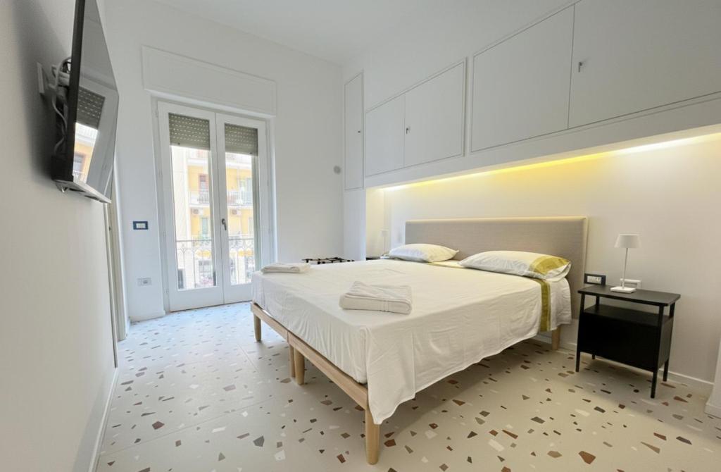 B&B Un Passo Dal Treno Piazza Vittorio Veneto 36-Salerno Station - 17