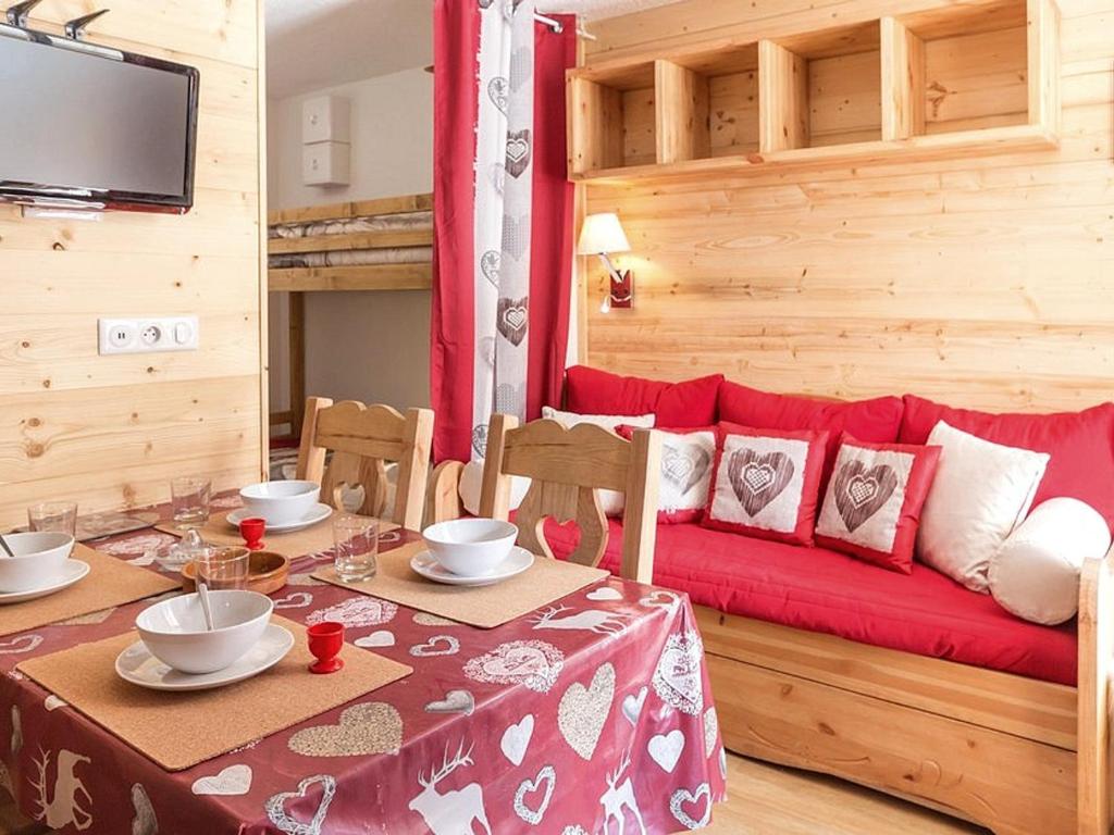 Appartement cosy avec terrasse - Départ ski aux pieds - FR-1-344-830