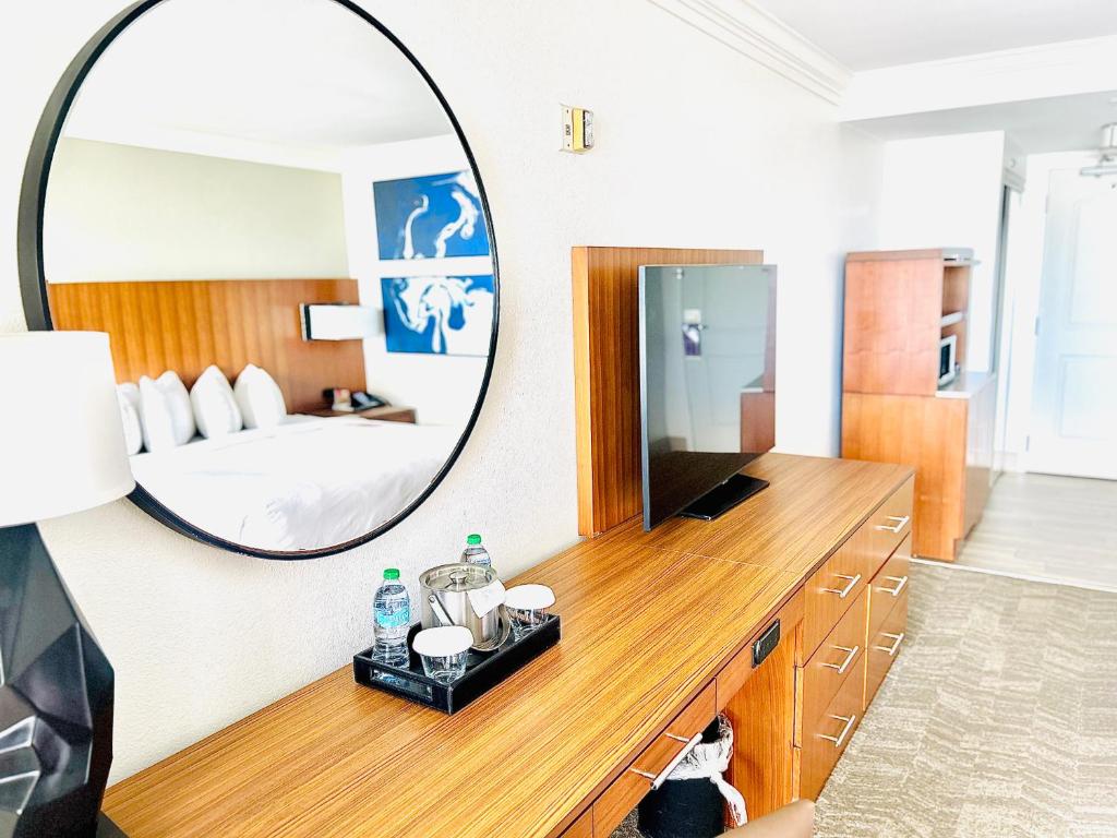Hilton Pensacola Beach - 
