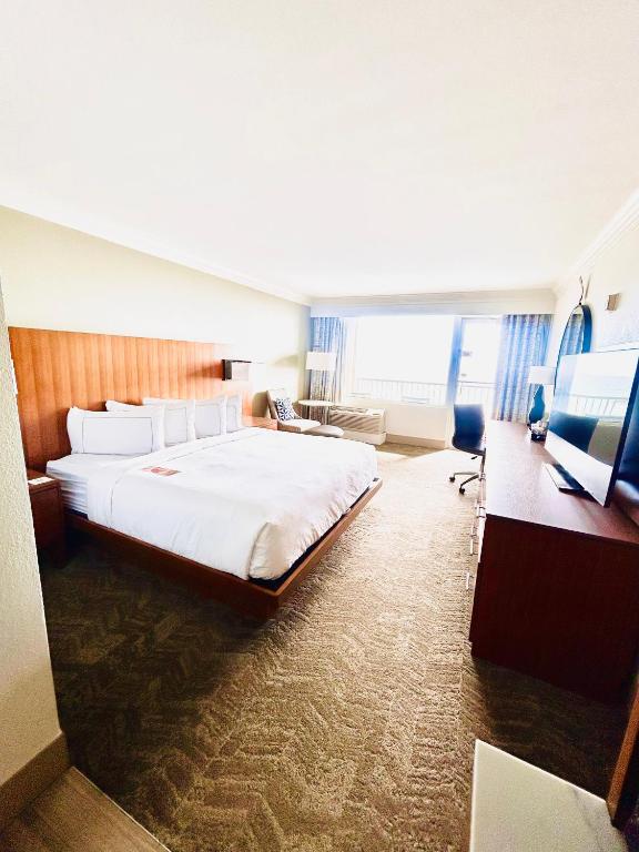 Hilton Pensacola Beach photo