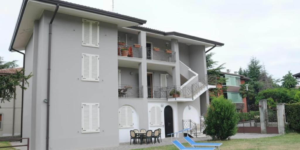 Apartment with Pool e Private Garage - Casa Holyvia Green