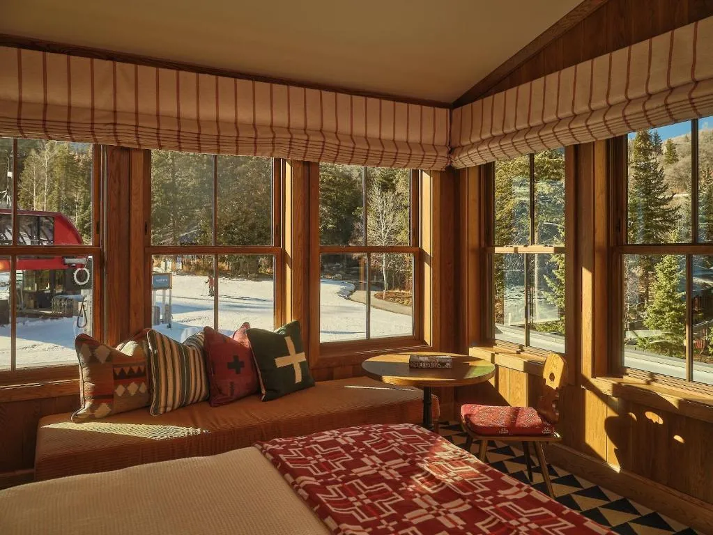 Timp View King – Inn Room