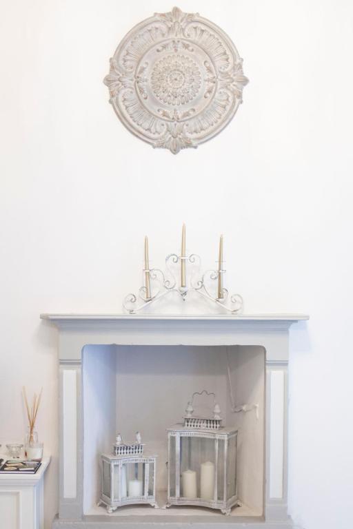 A kitchen or kitchenette at The Como Secret Garden