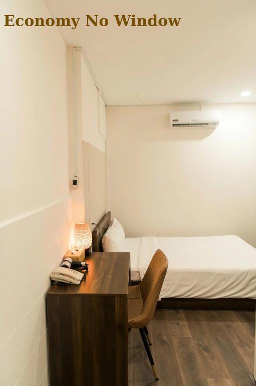 Phòng Giường Đôi Hạng Tiết Kiệm