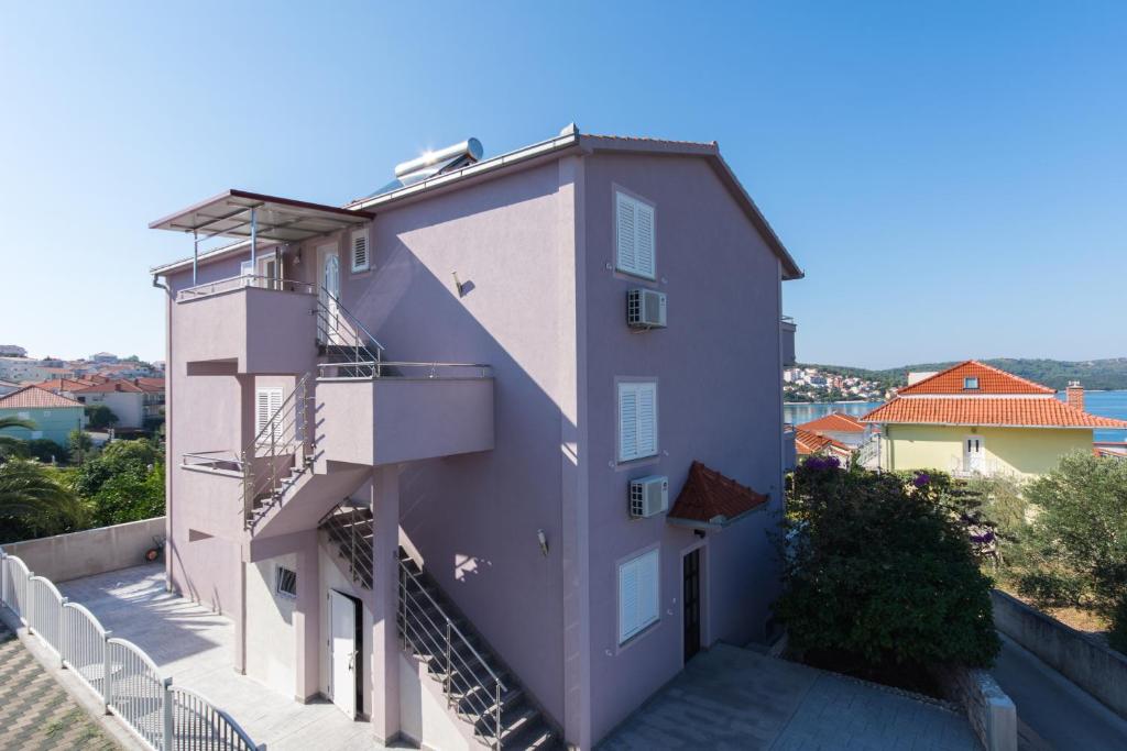 Budova, v ktorej sa apartmán nachádza