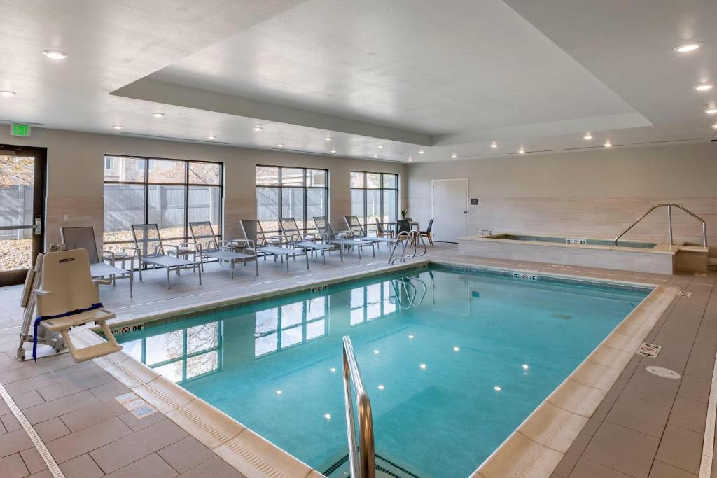 Comfort Inn & Suites Salt Lake City Airport photo