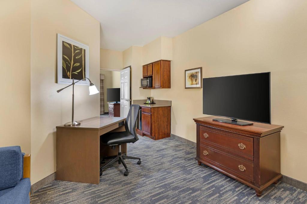 Country Inn & Suites by Radisson, Des Moines West, IA photo
