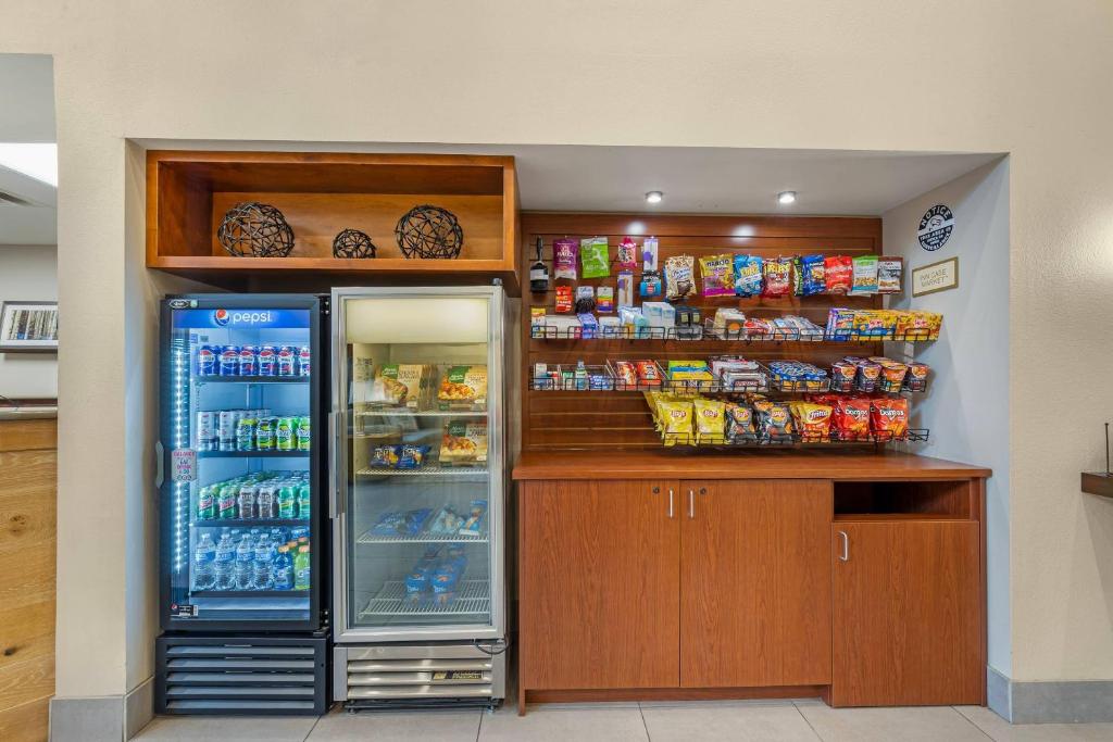 Country Inn & Suites by Radisson, Des Moines West, IA photo